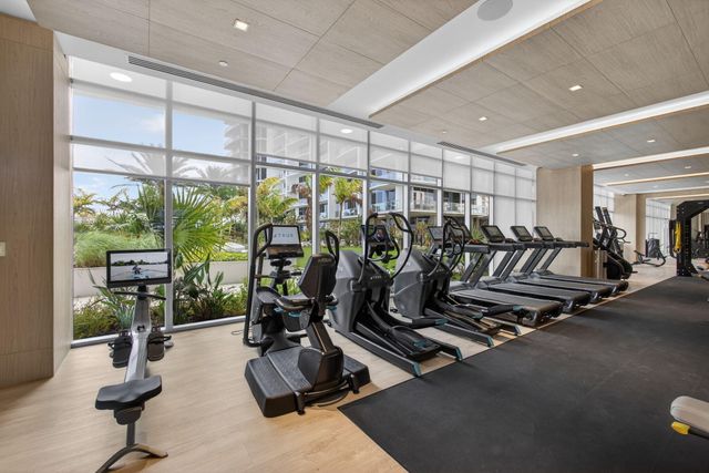 220 Lake Shore Drive 609, Lake Park, FL 33403