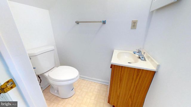 668 LAKEFRONT CIR, Galloway, NJ 08205