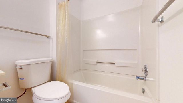 668 LAKEFRONT CIR, Galloway, NJ 08205