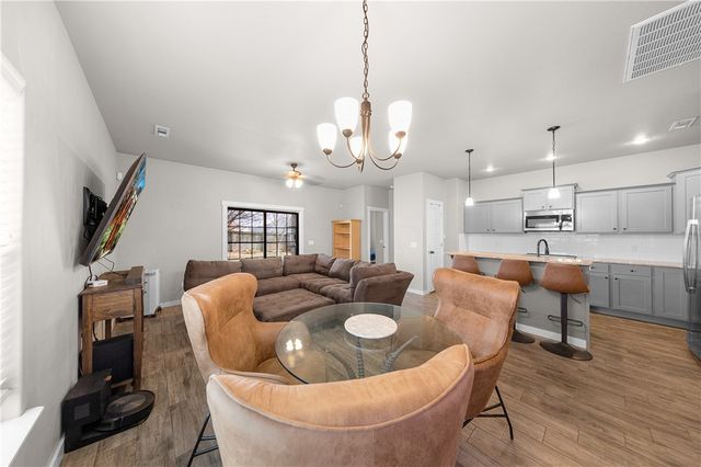 396 N Torc Lane, Fayetteville, AR 72704