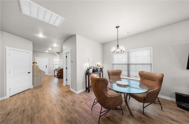 396 N Torc Lane, Fayetteville, AR 72704