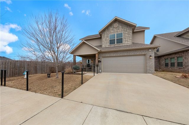 396 N Torc Lane, Fayetteville, AR 72704