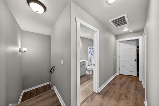 396 N Torc Lane, Fayetteville, AR 72704