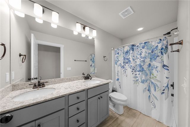 396 N Torc Lane, Fayetteville, AR 72704