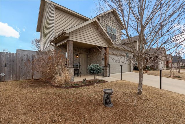 396 N Torc Lane, Fayetteville, AR 72704