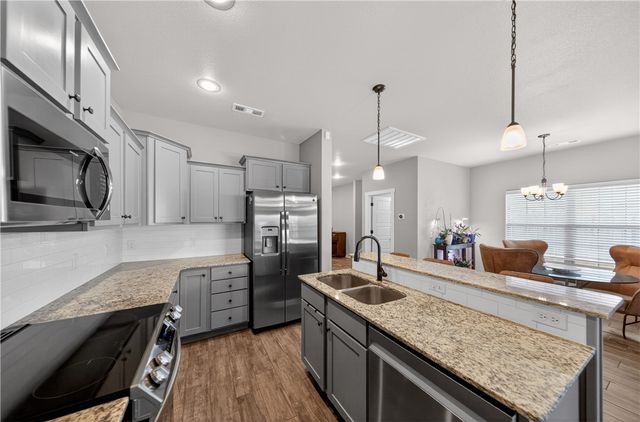 396 N Torc Lane, Fayetteville, AR 72704