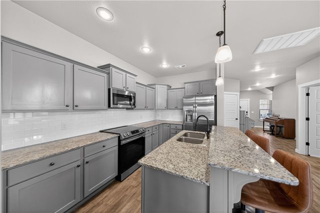 396 N Torc Lane, Fayetteville, AR 72704