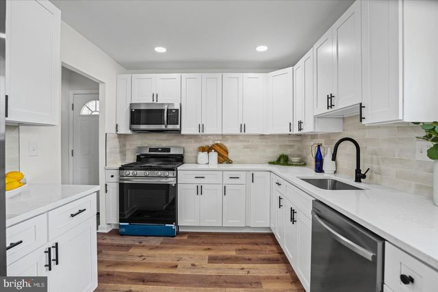 2002 SUMMIT AVE, Baltimore, MD 21207