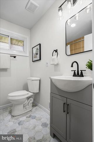 2002 SUMMIT AVE, Baltimore, MD 21207