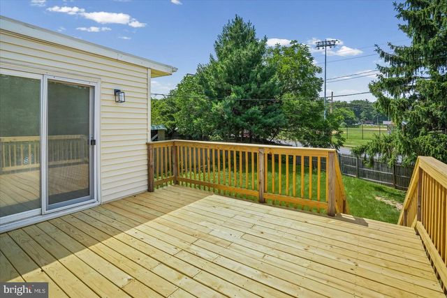 2002 SUMMIT AVE, Baltimore, MD 21207