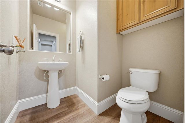 325 White Feather Ct, Roseville, CA 95747