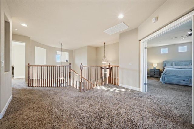325 White Feather Ct, Roseville, CA 95747