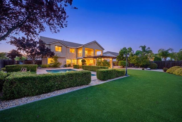 325 White Feather Ct, Roseville, CA 95747
