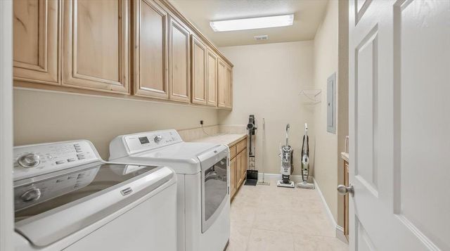 325 White Feather Ct, Roseville, CA 95747