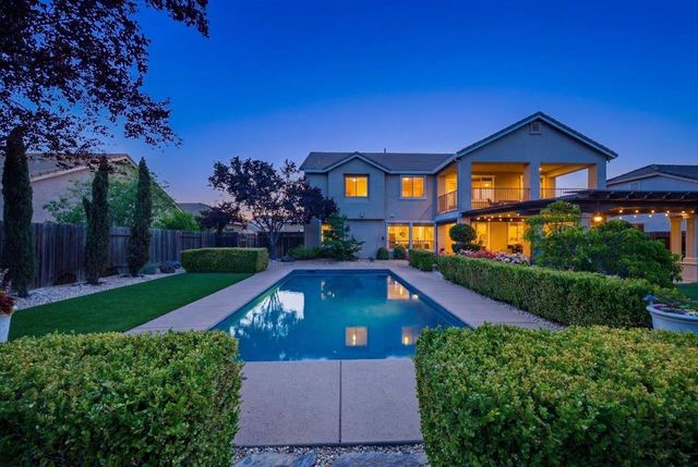 325 White Feather Ct, Roseville, CA 95747