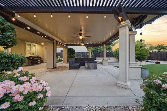 325 White Feather Ct, Roseville, CA 95747