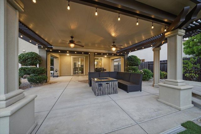 325 White Feather Ct, Roseville, CA 95747