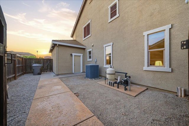 325 White Feather Ct, Roseville, CA 95747
