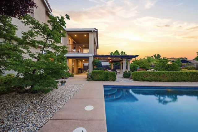 325 White Feather Ct, Roseville, CA 95747