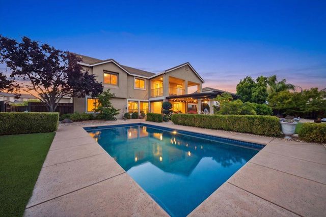 325 White Feather Ct, Roseville, CA 95747