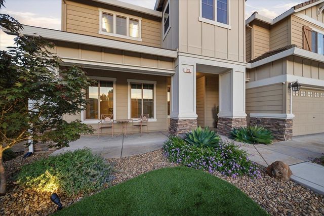 325 White Feather Ct, Roseville, CA 95747