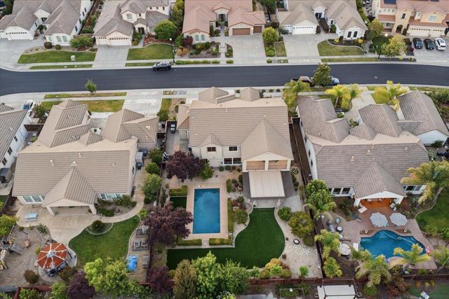 325 White Feather Ct, Roseville, CA 95747