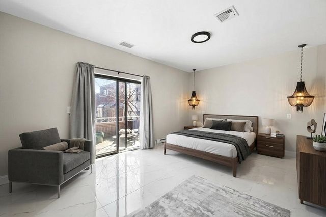 32 Shipway Pl 32, Boston, MA 02129