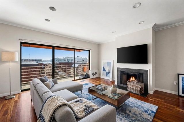 32 Shipway Pl 32, Boston, MA 02129