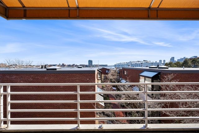 32 Shipway Pl 32, Boston, MA 02129