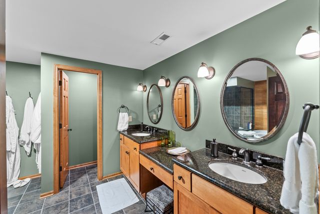 5080 Center Court, Bettendorf, IA 52722