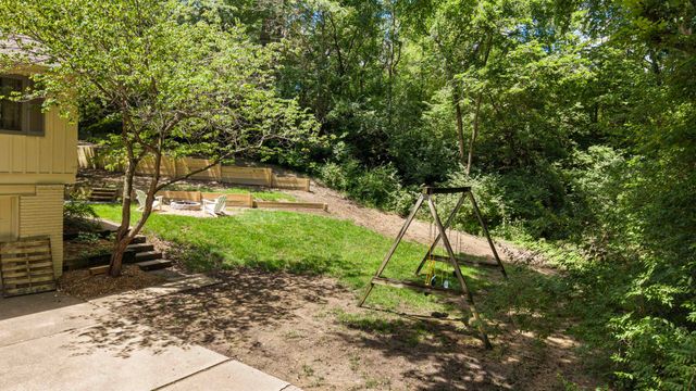5080 Center Court, Bettendorf, IA 52722