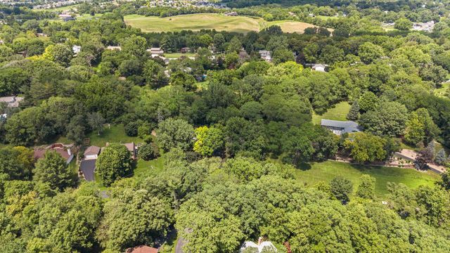 5080 Center Court, Bettendorf, IA 52722