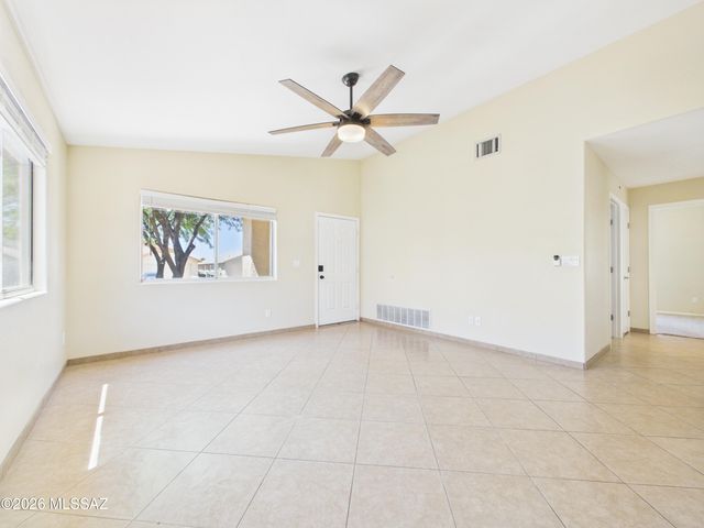 7923 S Lennox Lane, Tucson, AZ 85747
