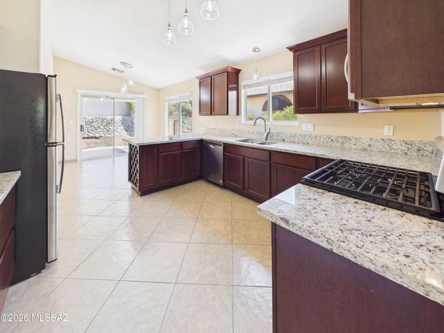 7923 S Lennox Lane, Tucson, AZ 85747