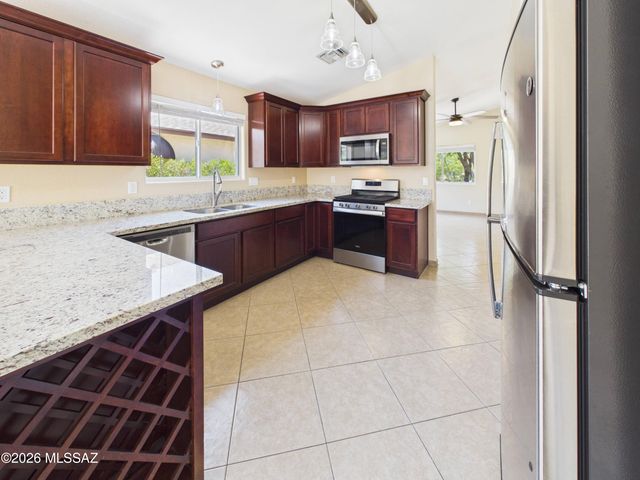 7923 S Lennox Lane, Tucson, AZ 85747