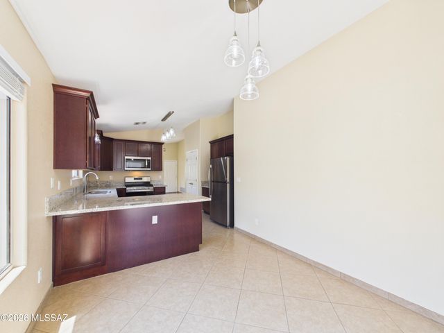 7923 S Lennox Lane, Tucson, AZ 85747