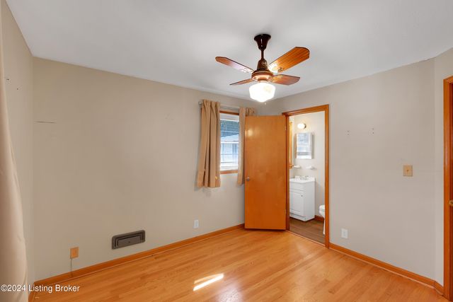 5523 Mariemont Rd, Louisville, KY 40258