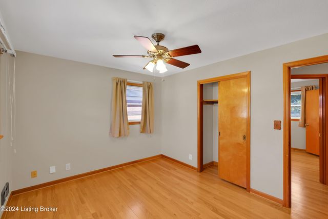 5523 Mariemont Rd, Louisville, KY 40258