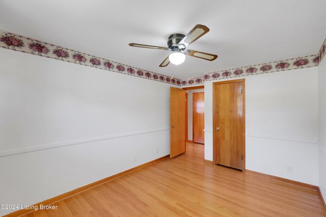 5523 Mariemont Rd, Louisville, KY 40258