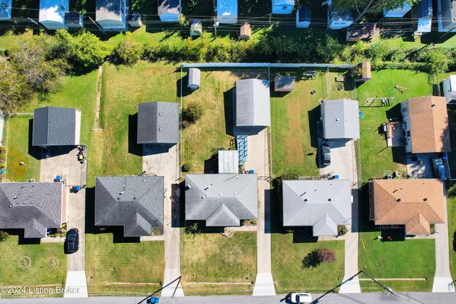 5523 Mariemont Rd, Louisville, KY 40258