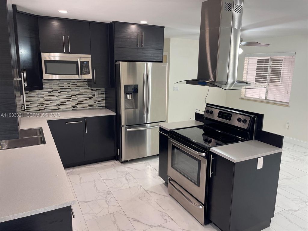 2971 SW 35th Ave Front, Miami, FL 33133