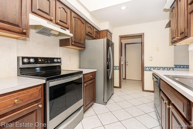 48790 Mill Bank Court, Shelby Charter Township, MI 48315