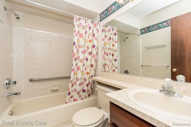 48790 Mill Bank Court, Shelby Charter Township, MI 48315