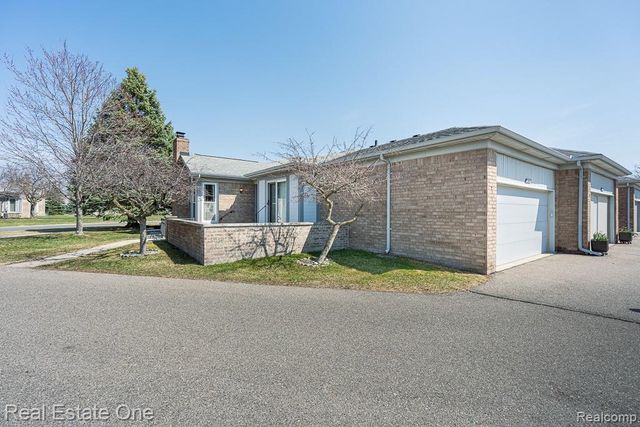 48790 Mill Bank Court, Shelby Charter Township, MI 48315