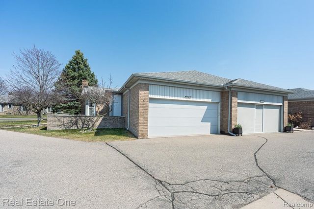 48790 Mill Bank Court, Shelby Charter Township, MI 48315