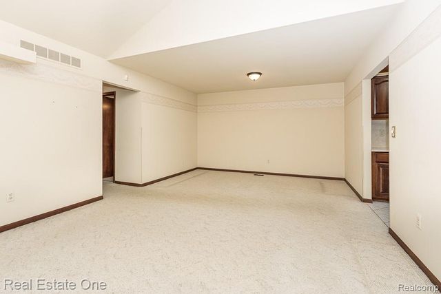 48790 Mill Bank Court, Shelby Charter Township, MI 48315