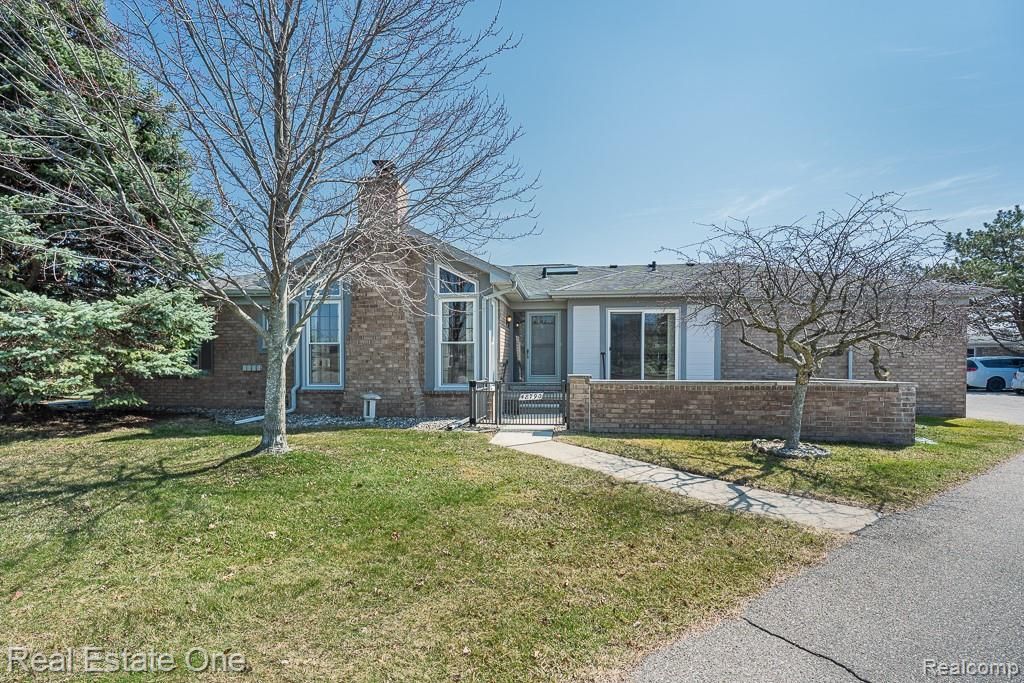 48790 Mill Bank Court, Shelby Charter Township, MI 48315