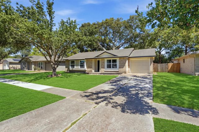 2512 Gettysburg Drive, League City, TX 77573
