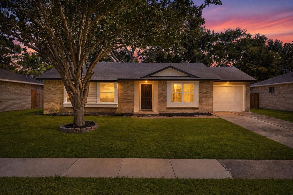 2512 Gettysburg Drive, League City, TX 77573