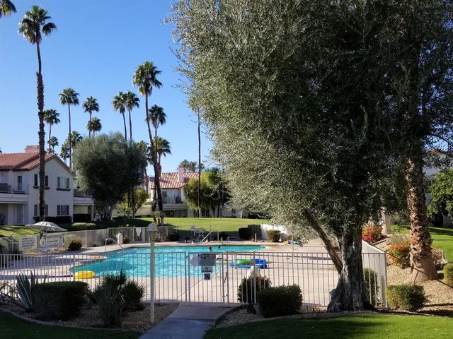 319 Vista Royale Drive, Palm Desert, CA 92211
